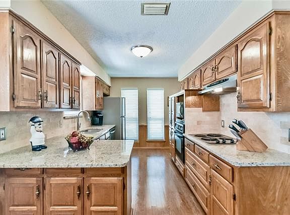 2nd image of 1705 Westcrest Ct