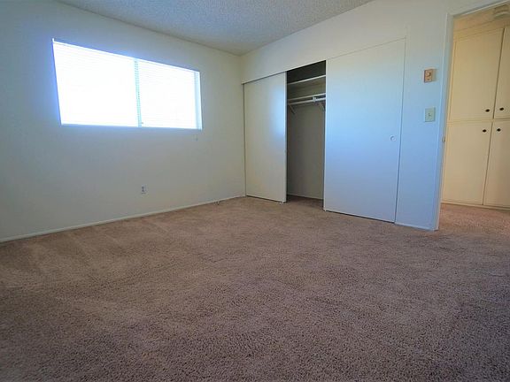 4th image of 3723 Ingraham St APT 6