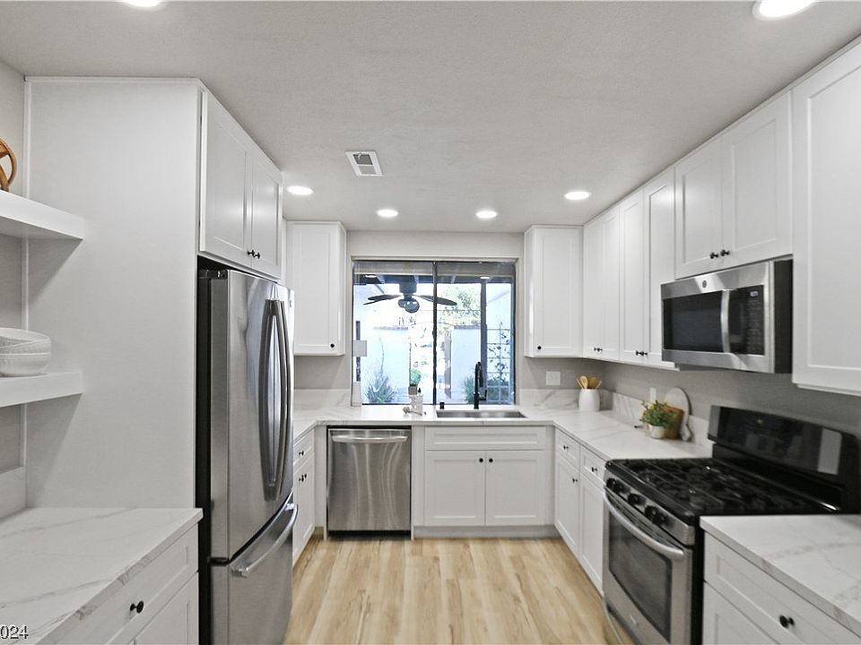 1st image of 3139 Espanol Dr #1