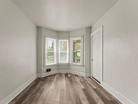 4th image of 890 Howard Ave #890