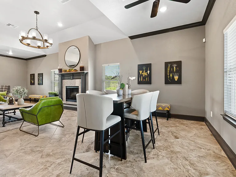 Willow Creek Apartments — Photo 21