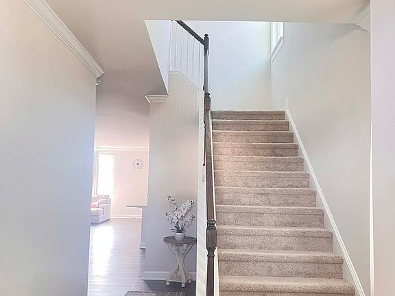 3rd image of 103 Saucer St