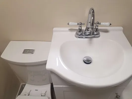 Rented by Esra Realty | media 9