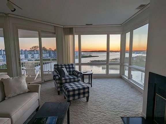 4th image of 434 Oyster Cove Dr