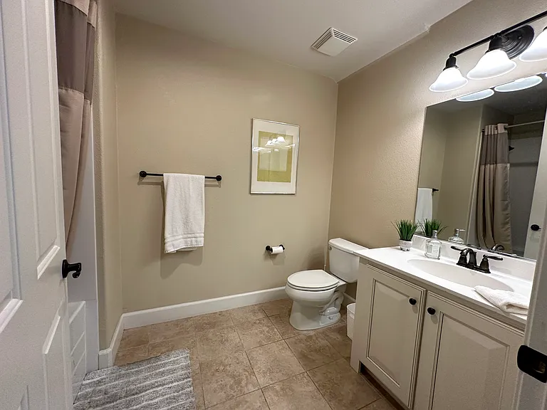 496 Rialto Pl — Photo 15