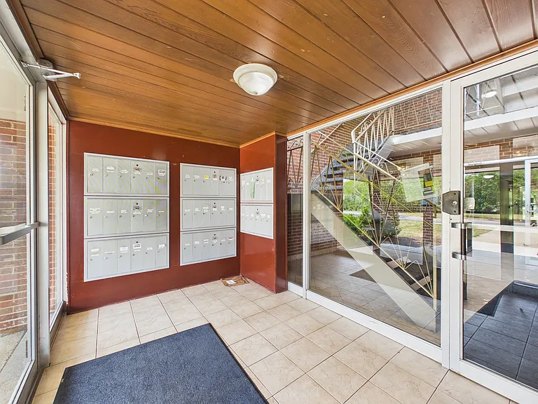 2210 S Goebbert Rd #226 — Photo 31