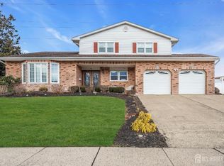 10 Wilmot Rd, Sayreville, NJ 08872