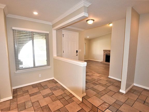 3rd image of 691 Kingman Dr