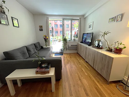 Rented by Akam Sales and Brokerage | media 8