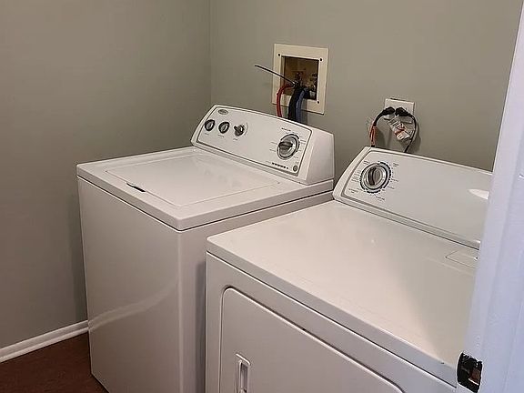 3rd image of 221 Hawthorne Ct Unit C1