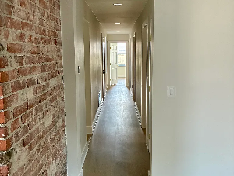 700 Franklin Ave #1 — Photo 4