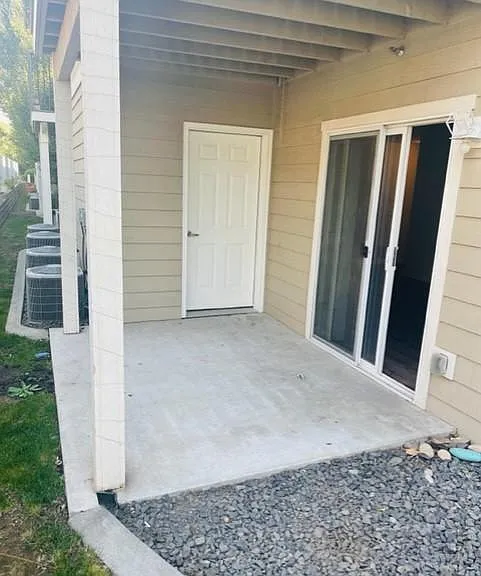 921 N 24th Ave #7 — Photo 11