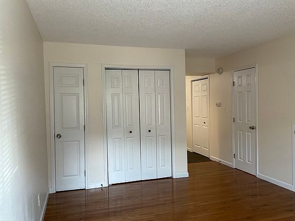 4th image of 2811 E Oakland Ave APT 20