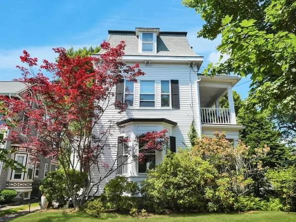 71 Erie Ave, Newton, MA 02461