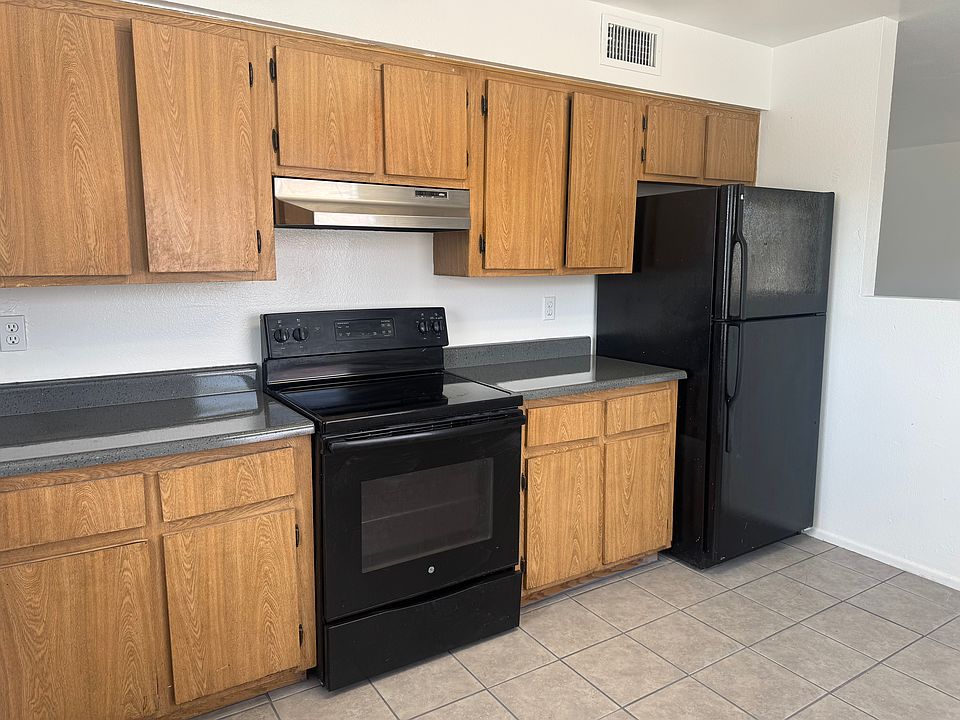 1st image of 2118 W Belmont Ave #101