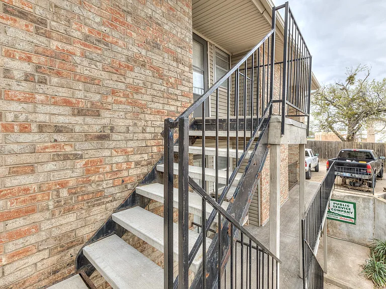 6728 N Meridian Ave #F — Photo 4