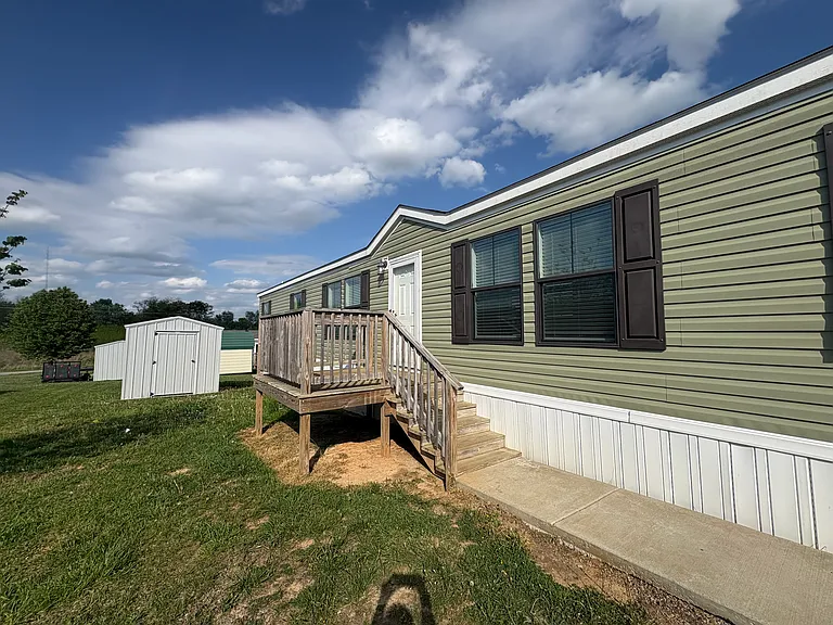 Green River Lake Commons — Photo 15