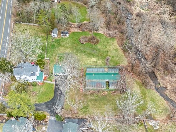 3rd image of 570 Mine Brook Rd