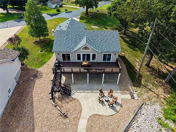 2nd image of 129 Drake Ln
