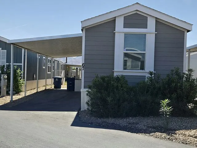3825 N Nellis Blvd #67