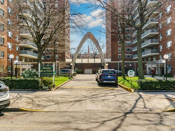 52-40 39th Dr APT 5L, Queens, NY 11377