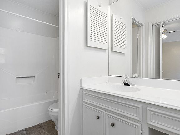 3rd image of 5602 Pampus Ln