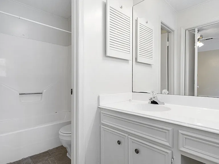 5602 Pampus Ln — Photo 3