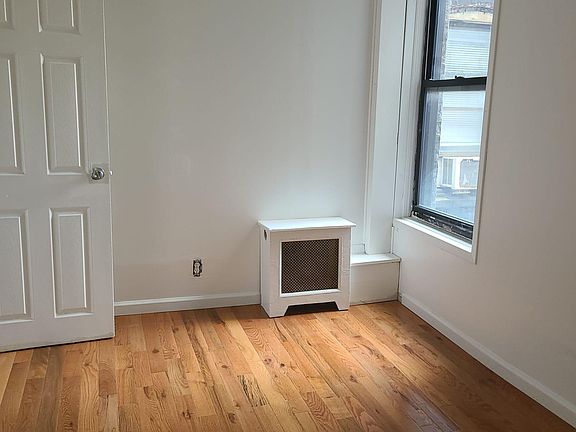 2nd image of 853 Bruckner Blvd #2