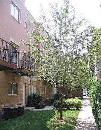 2nd image of 919 W Leland Ave #D