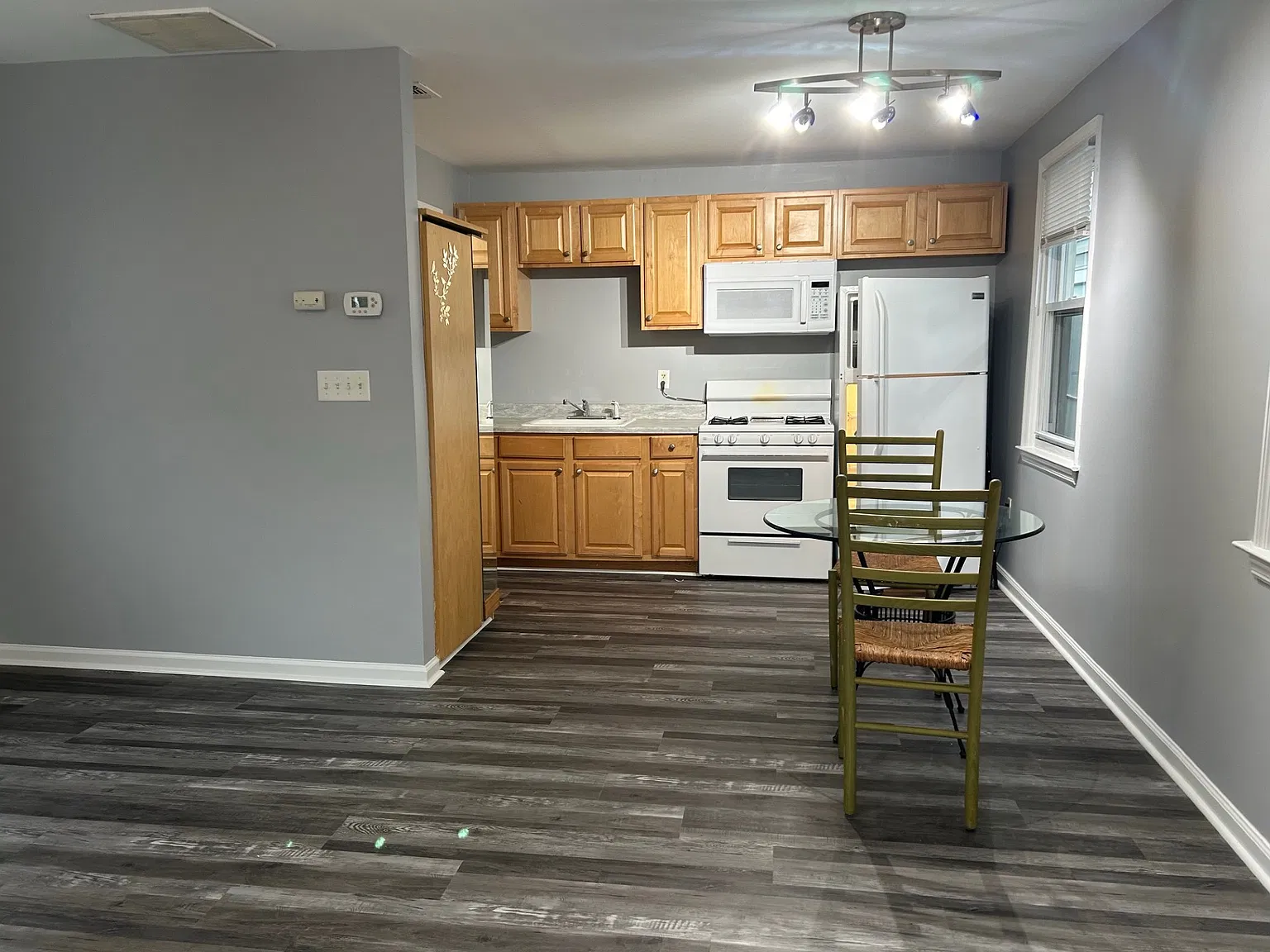 Studio, 450 sqft, $1,400 — Photo 4