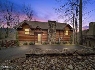 922 Scenic Trl, Gatlinburg, TN 37738