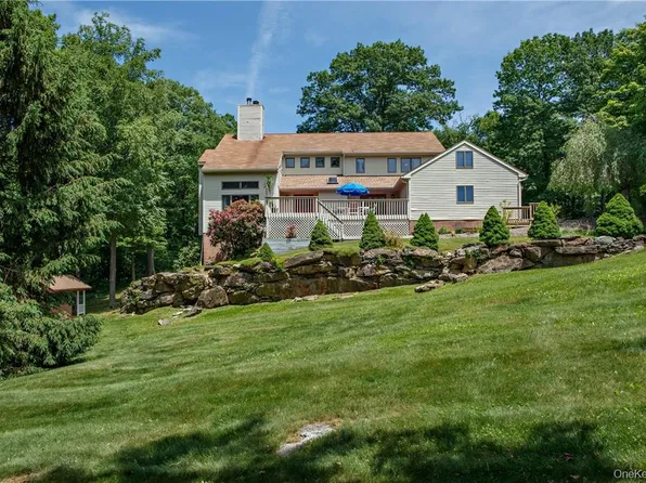 29 Cunningham Lane, Pawling, NY 12564