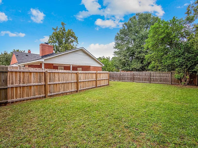 1203 Turnpike Rd — Photo 10