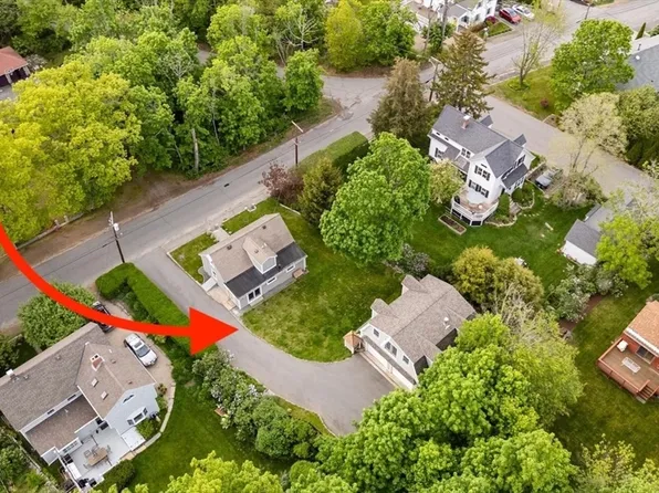 17 Pigeon Hill St, Rockport, MA 01966