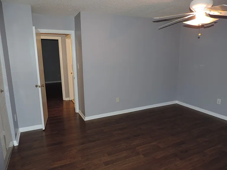 8807 Hunter Ridge Dr — Photo 9