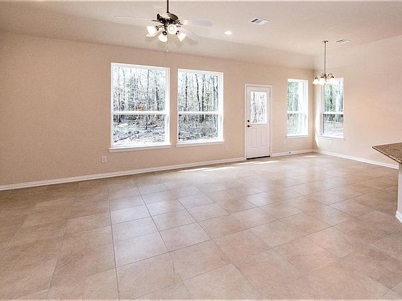 4th image of 188 Holly Dr