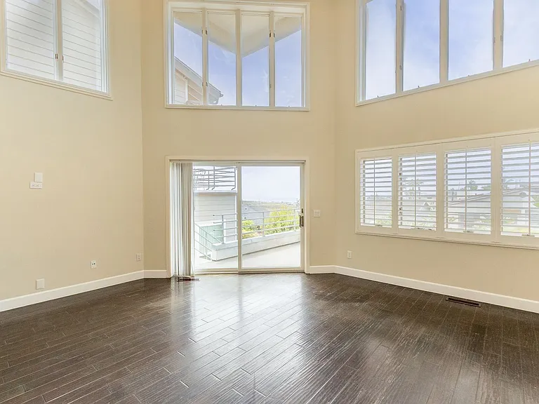 2511 Manchester Ave — Photo 4