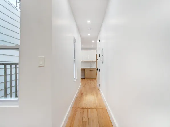 151 Williams Avenue image 16 of 19