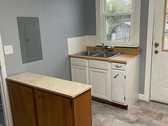 Beautiful view while tidying up the dishes