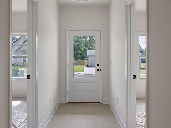 4th image of 109 Winston Way