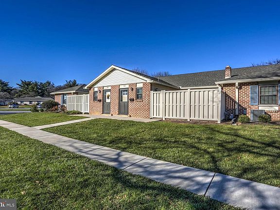 3rd image of 153 Valleybrook Dr