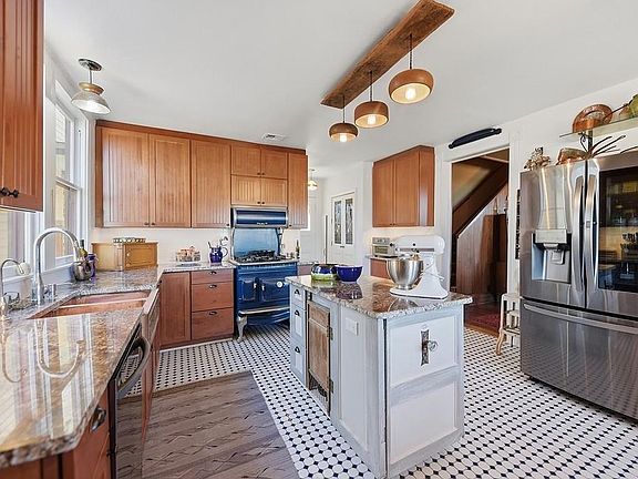 5th image of 1 Bednar Ln