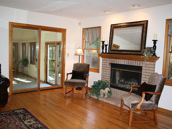 F/R w/sliders to 3-season Sunroom