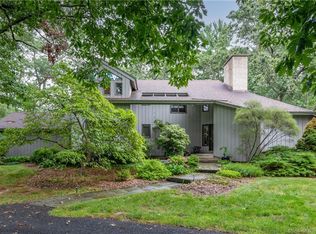 200 Deer Ln, Guilford, CT 06437