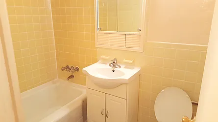 Rented by Realty Queens LLC