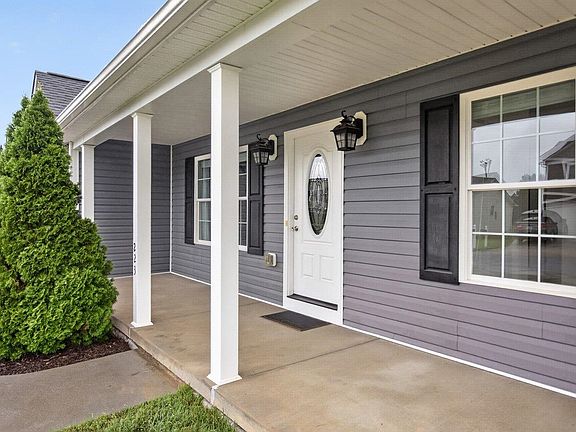 4th image of 223 Dylan Cir