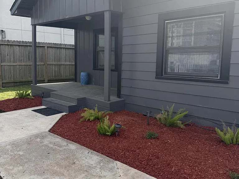 1507 Laird St — Photo 19