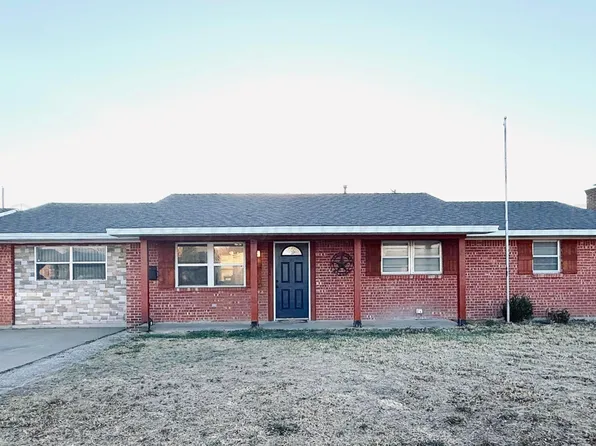 504 Willow Ave, Dumas, TX 79029