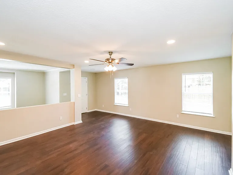 7068 Beekman Lake Dr — Photo 3