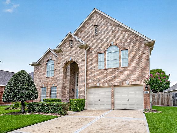 2nd image of 2419 Bay Hill Dr